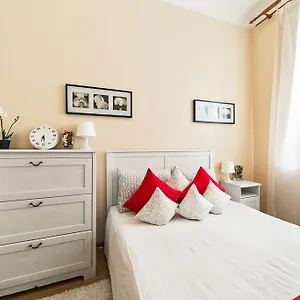 https://zemlyanoy-val-deluxe-apartment.tophotelsmoscow.com